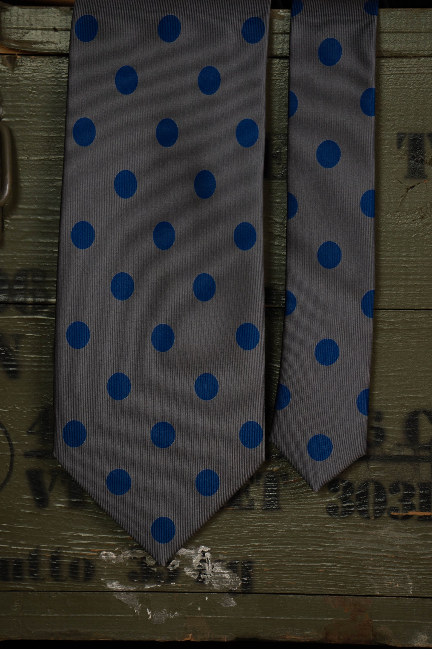 Cravatta E.Marinella Grigia con Pois Grandi Blu