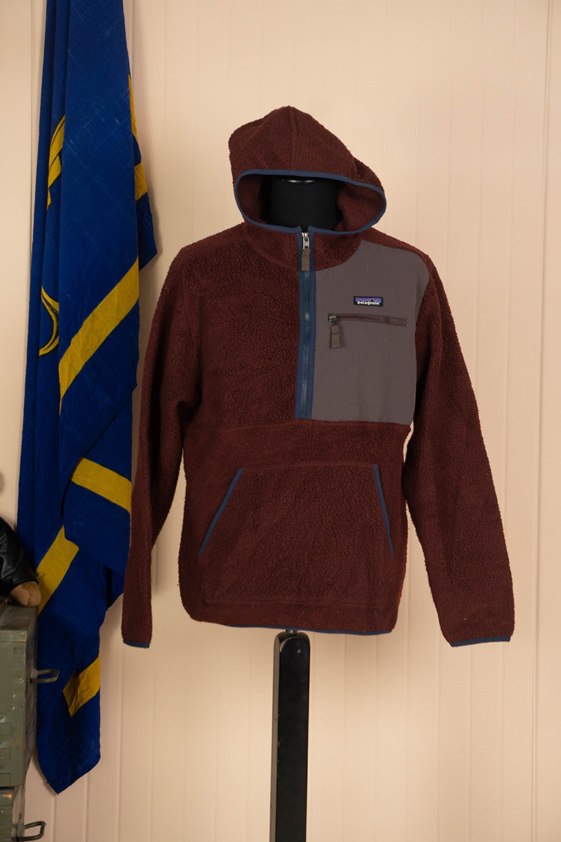 Pile Patagonia Burgundy con cappuccio "M"