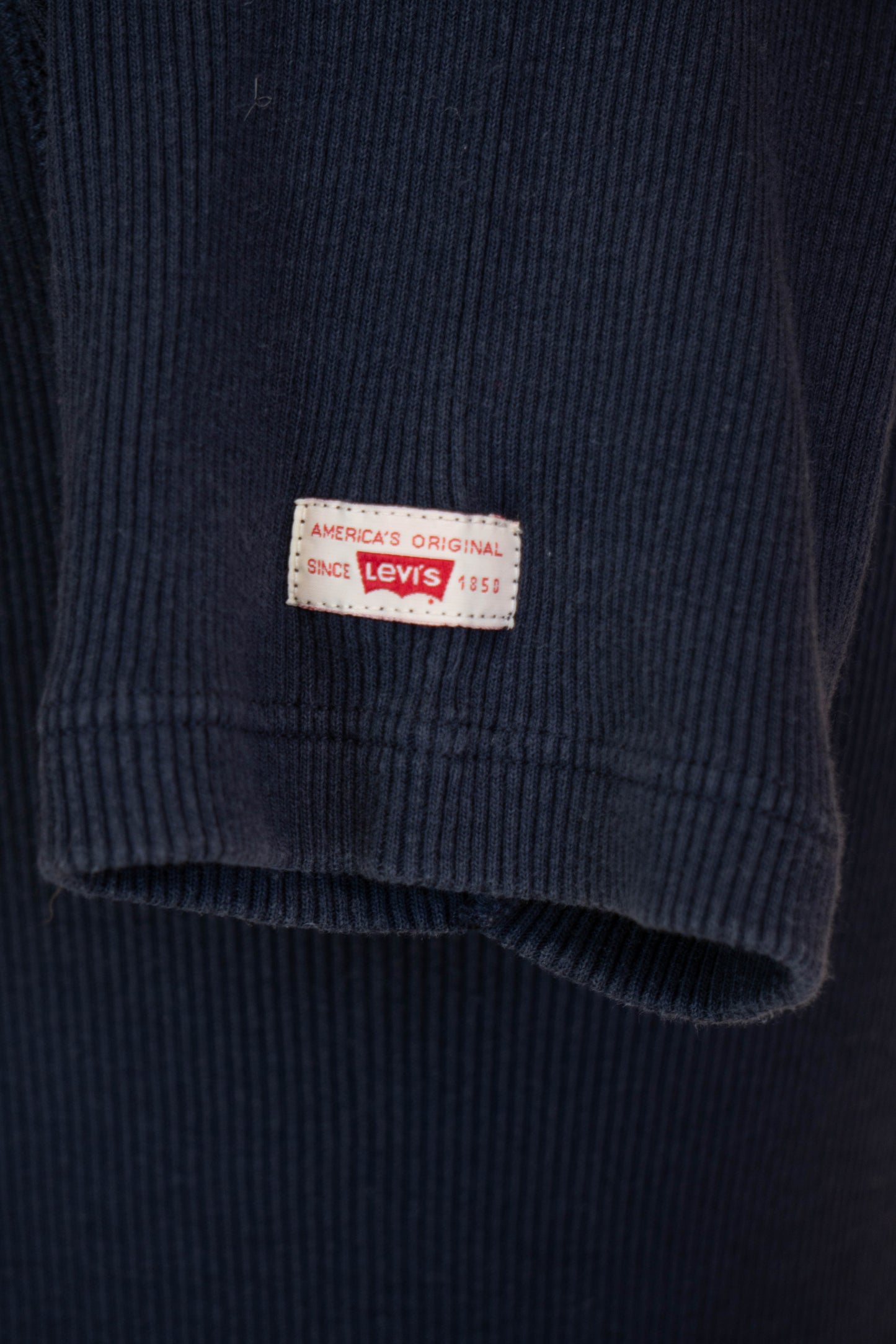 T-shirt Levi's Scollo a V Blu scuro - L